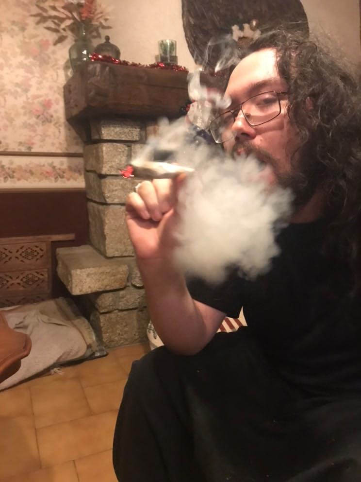 Profil de Navid, 19 ans, Trav à Hoffelt